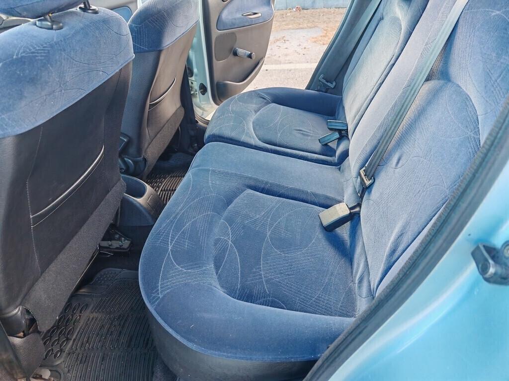 Peugeot 206 benzina come nuova 110.000 Km