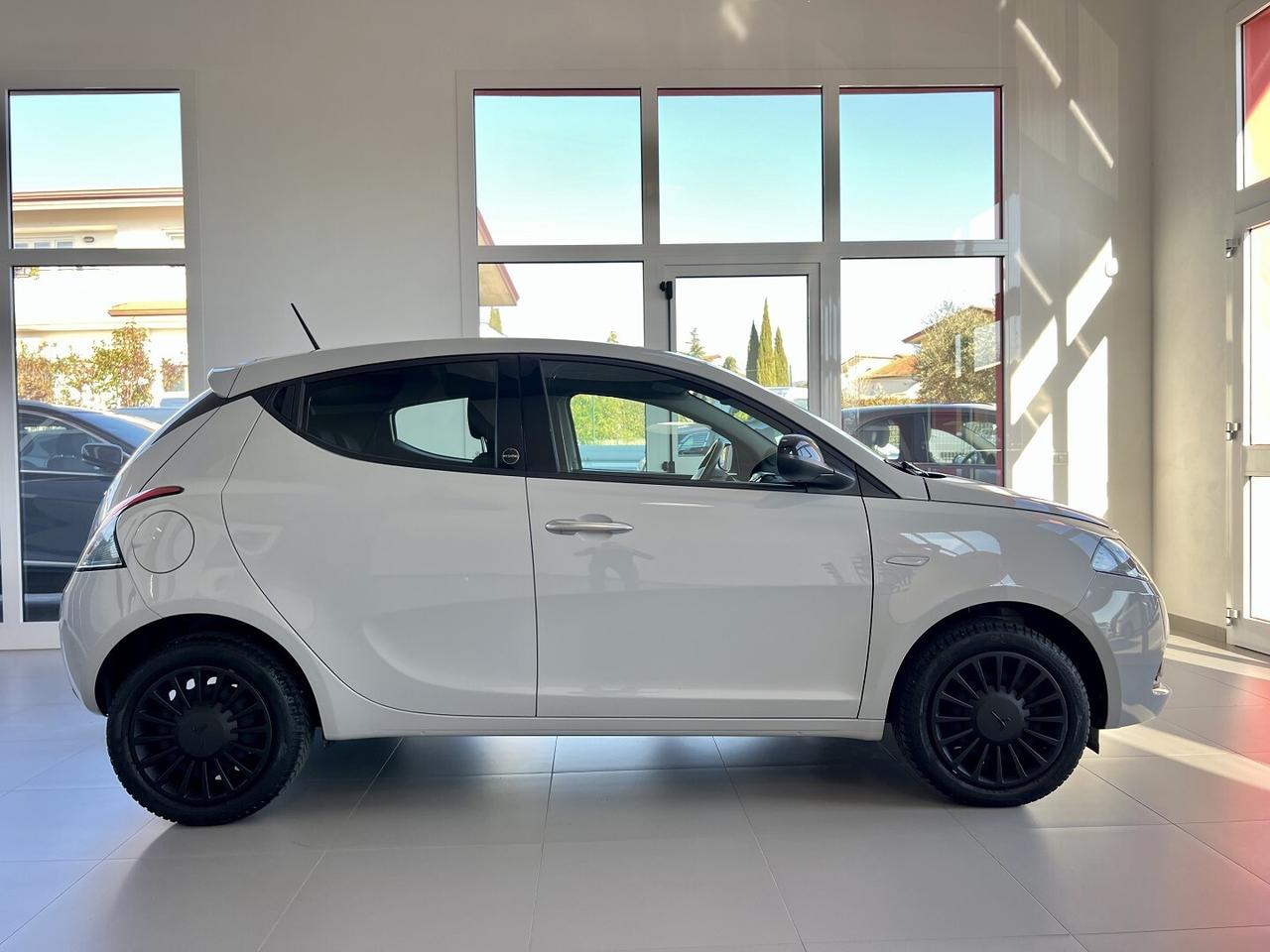 LANCIA YPSILON 1.0 FIREFLY HYBRID SILVER - 2021