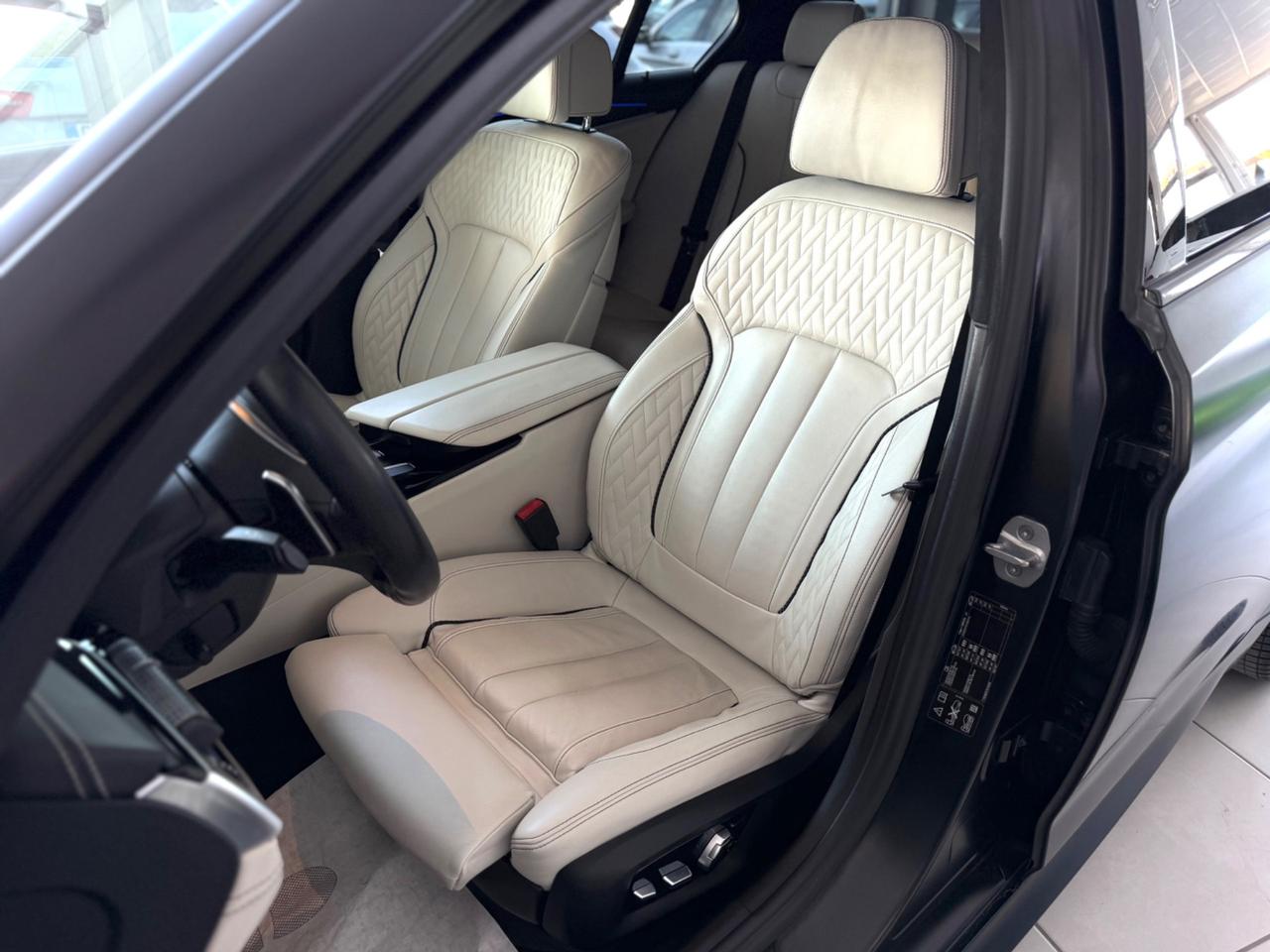 Bmw M550d xDrive Frozen Black Edizione limitata
