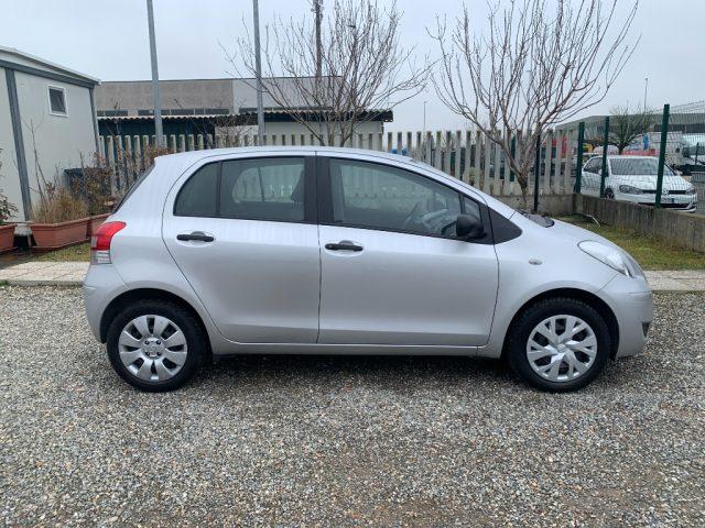 TOYOTA Yaris 1.0 5 porte Now