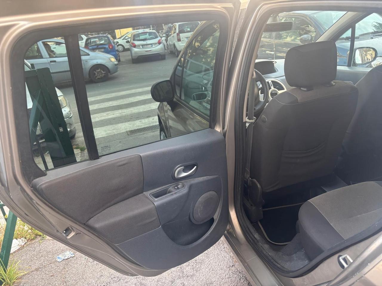 Renault Modus Grand 1.5 dCi 85CV Dynamique
