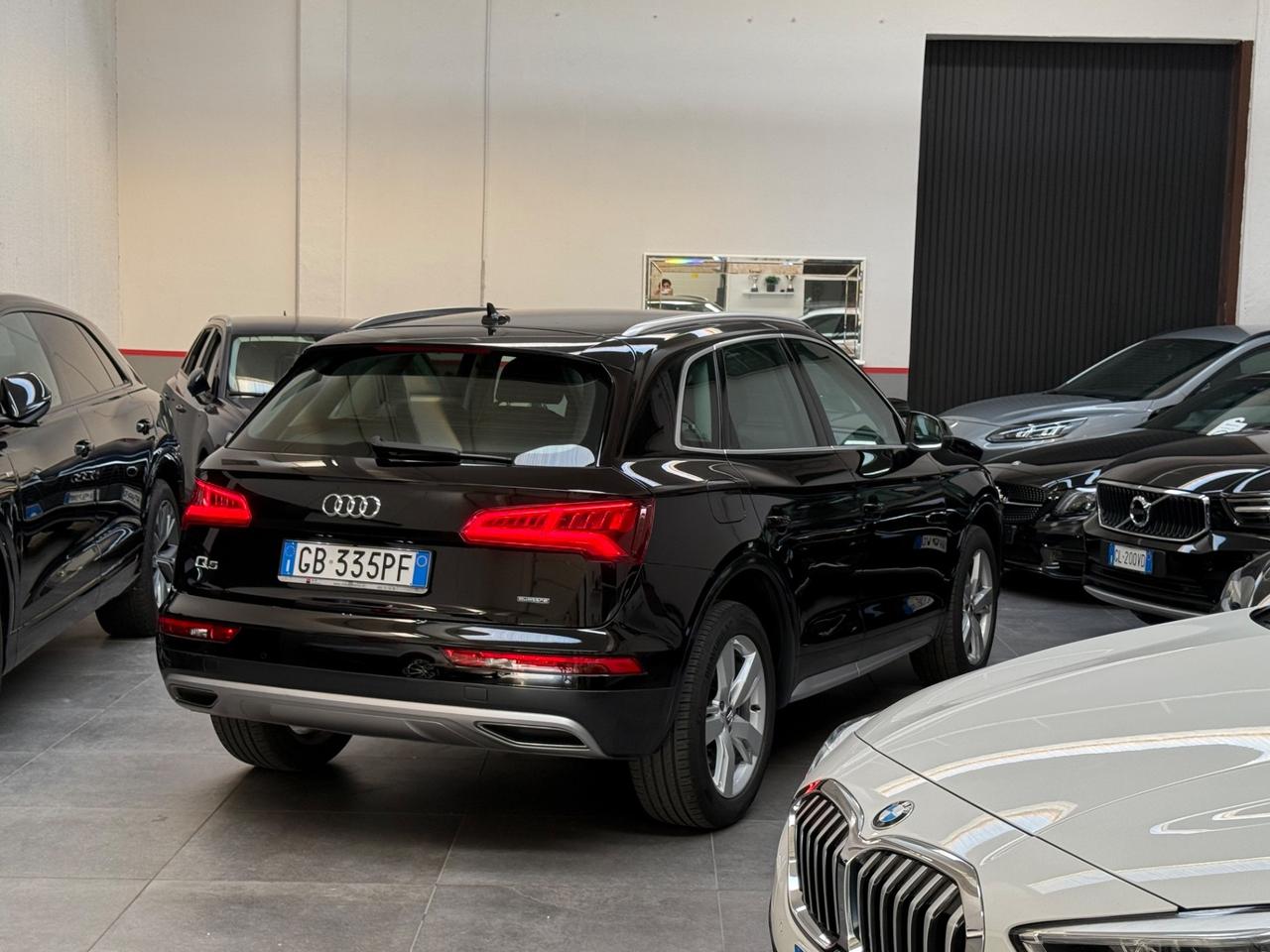 Audi Q5 35 TDI quattro S tronic Business Design