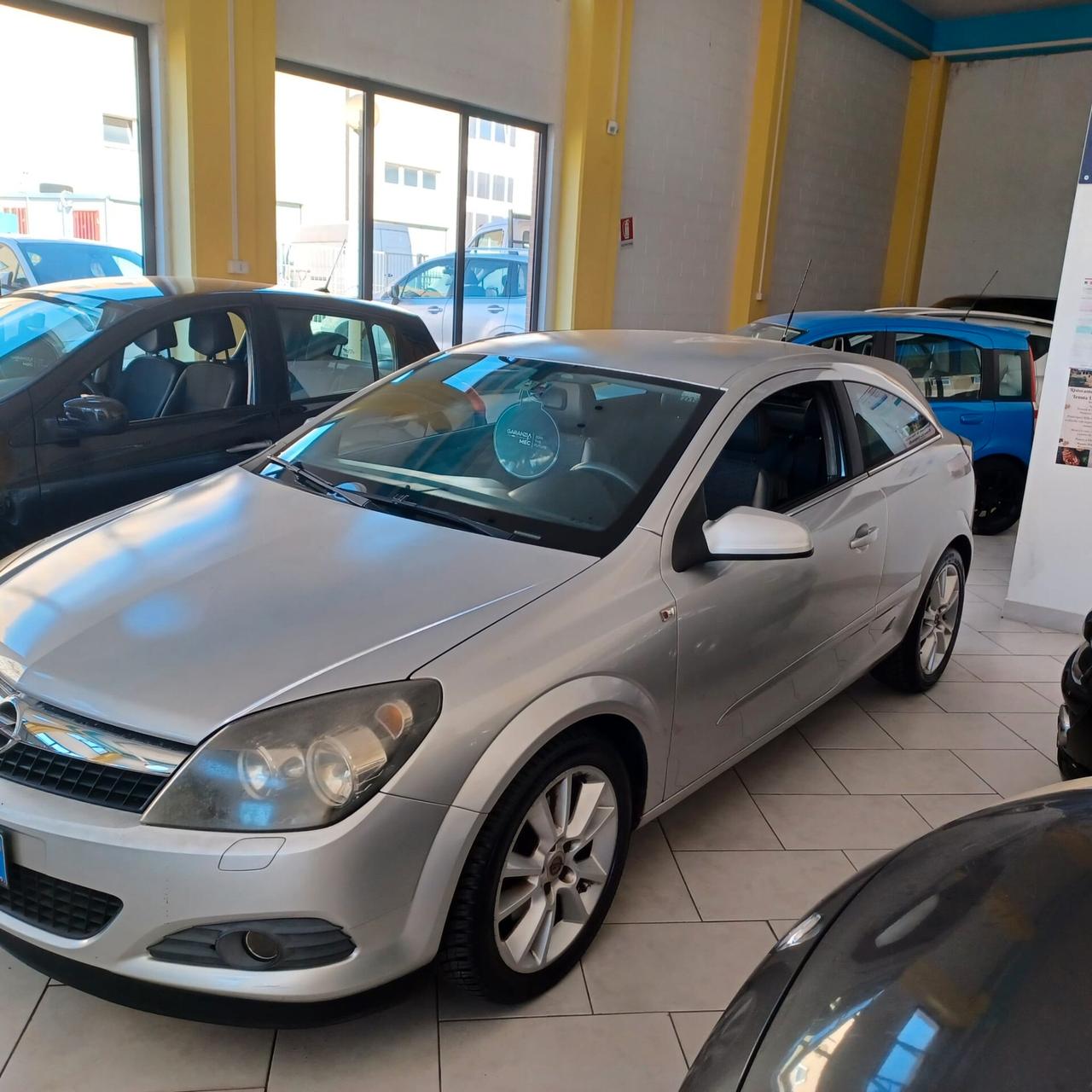 ASTRA 1.7 GT PER GLI AMANTI DELLE AUTO SPORTIVA