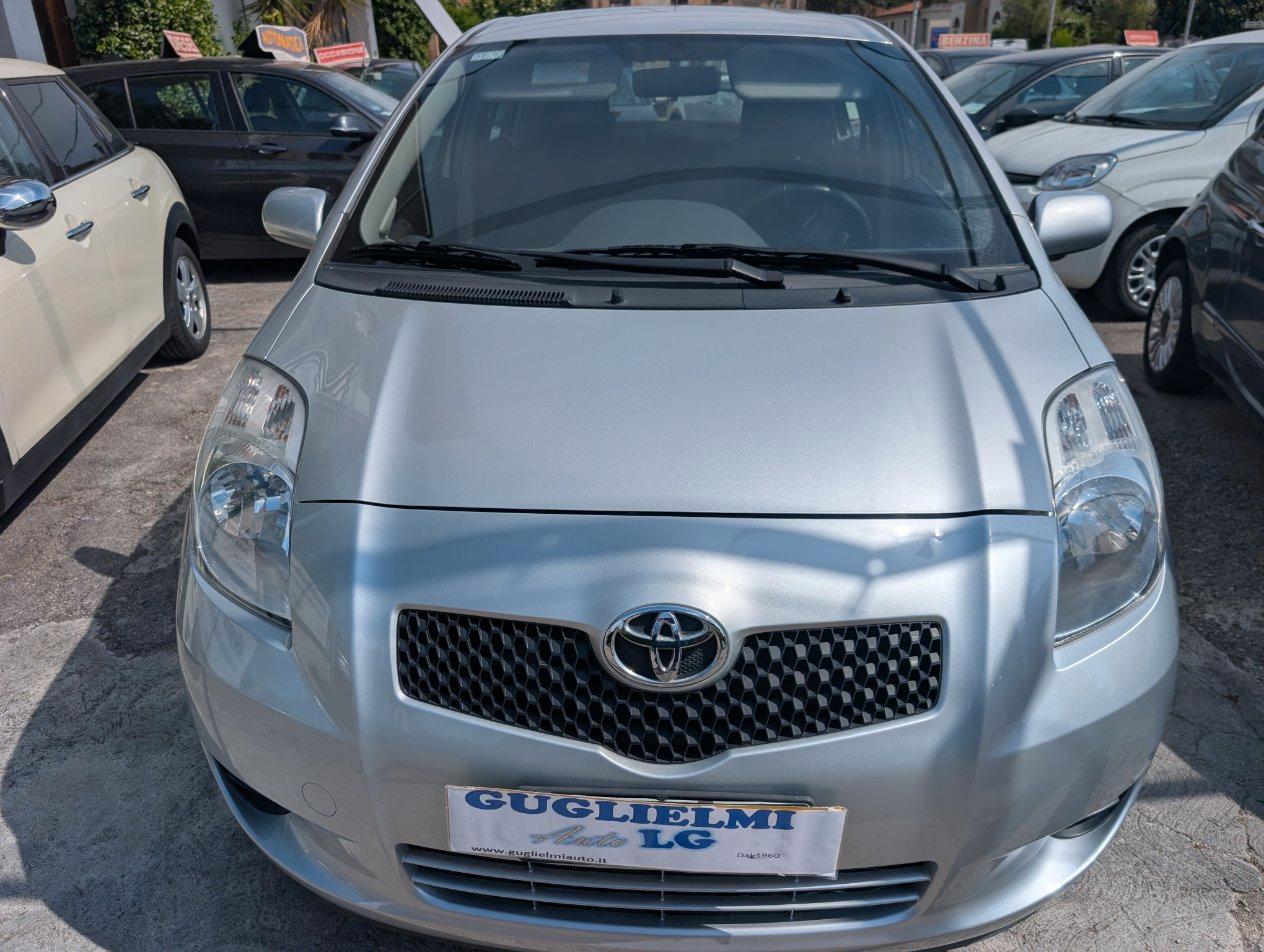 Toyota Yaris 5P 1.0 km 59.999 Neopatent. benzina Sol