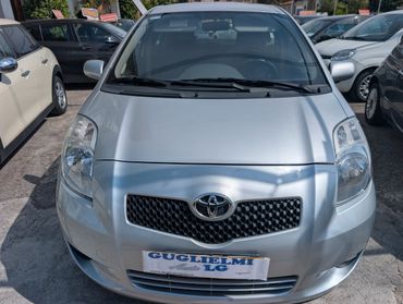 Toyota Yaris 5P 1.0 km 59.999 Neopatent. benzina Sol