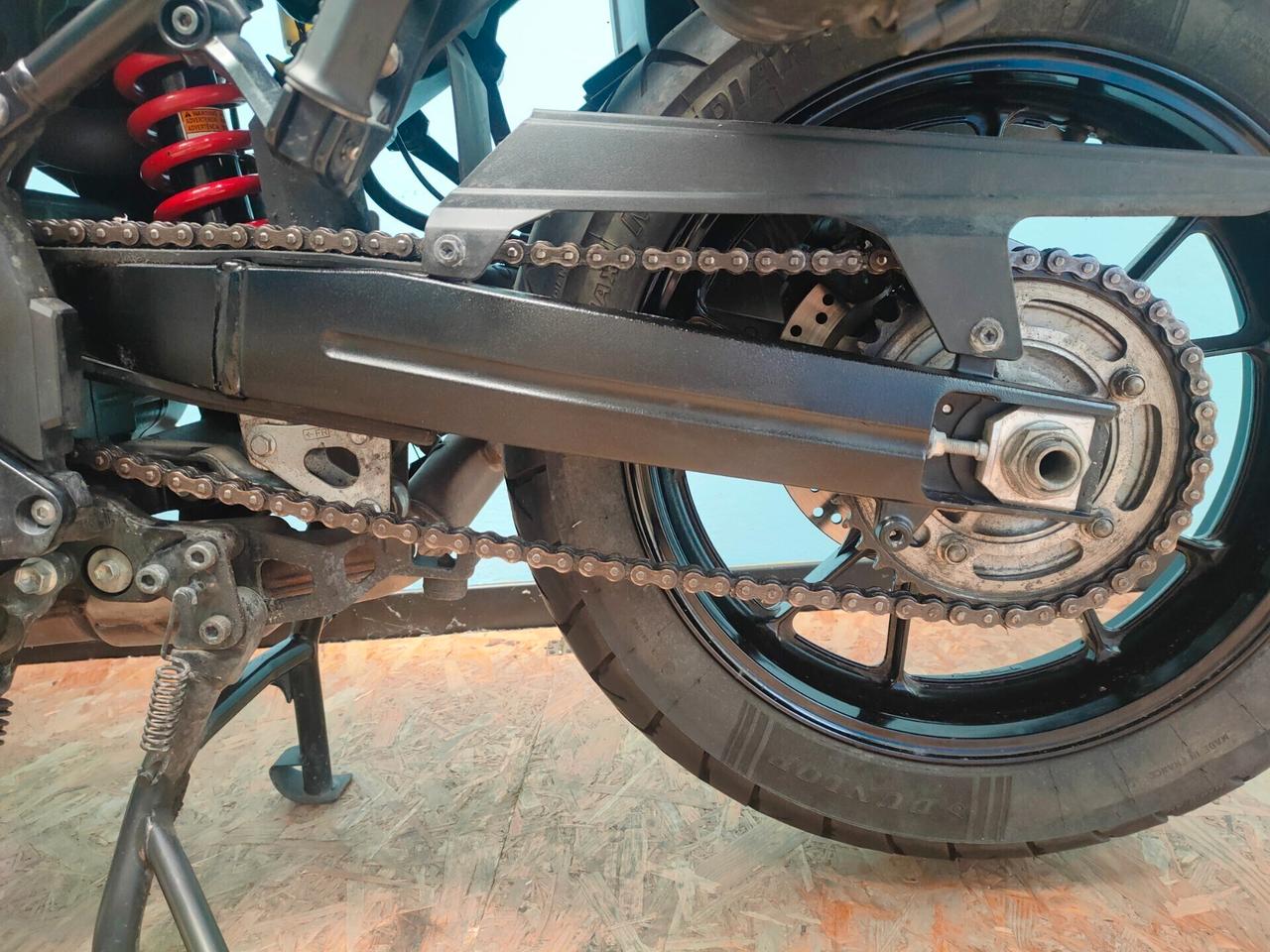 Suzuki V Strom DL 1000 soli 14.318 km.