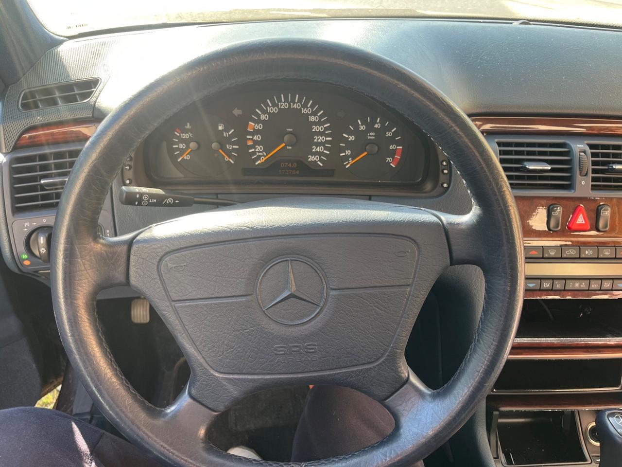 Mercedes E 320 V6 4matic DA SISTEMARE CATALIZZATORI