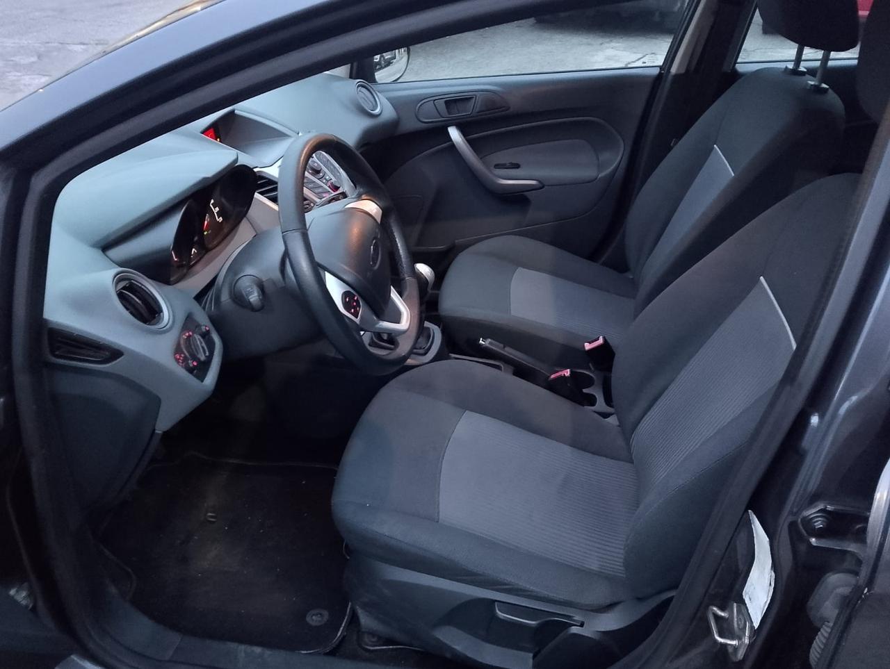 Ford Fiesta 1.6 TDCi 95 CV 5p. Titanium perfetto stato