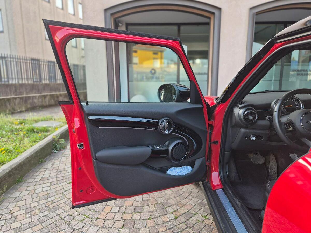 Mini Mini 5 Porte 1.5 Cooper Camden auto