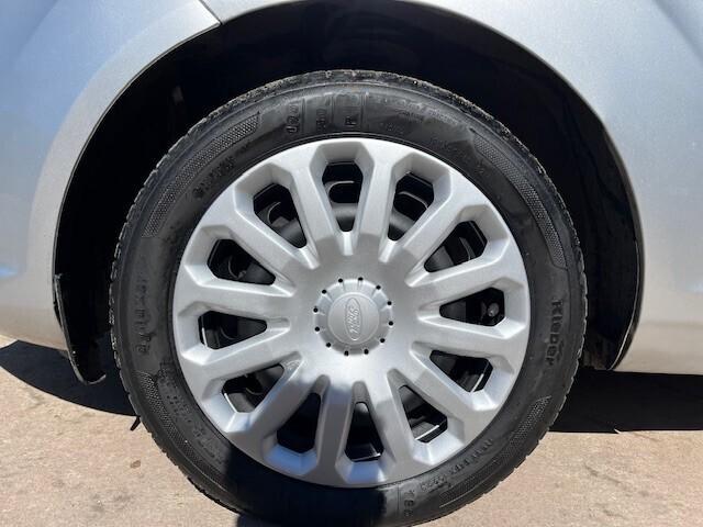 Ford Fiesta 1..2 5 porte Titanium