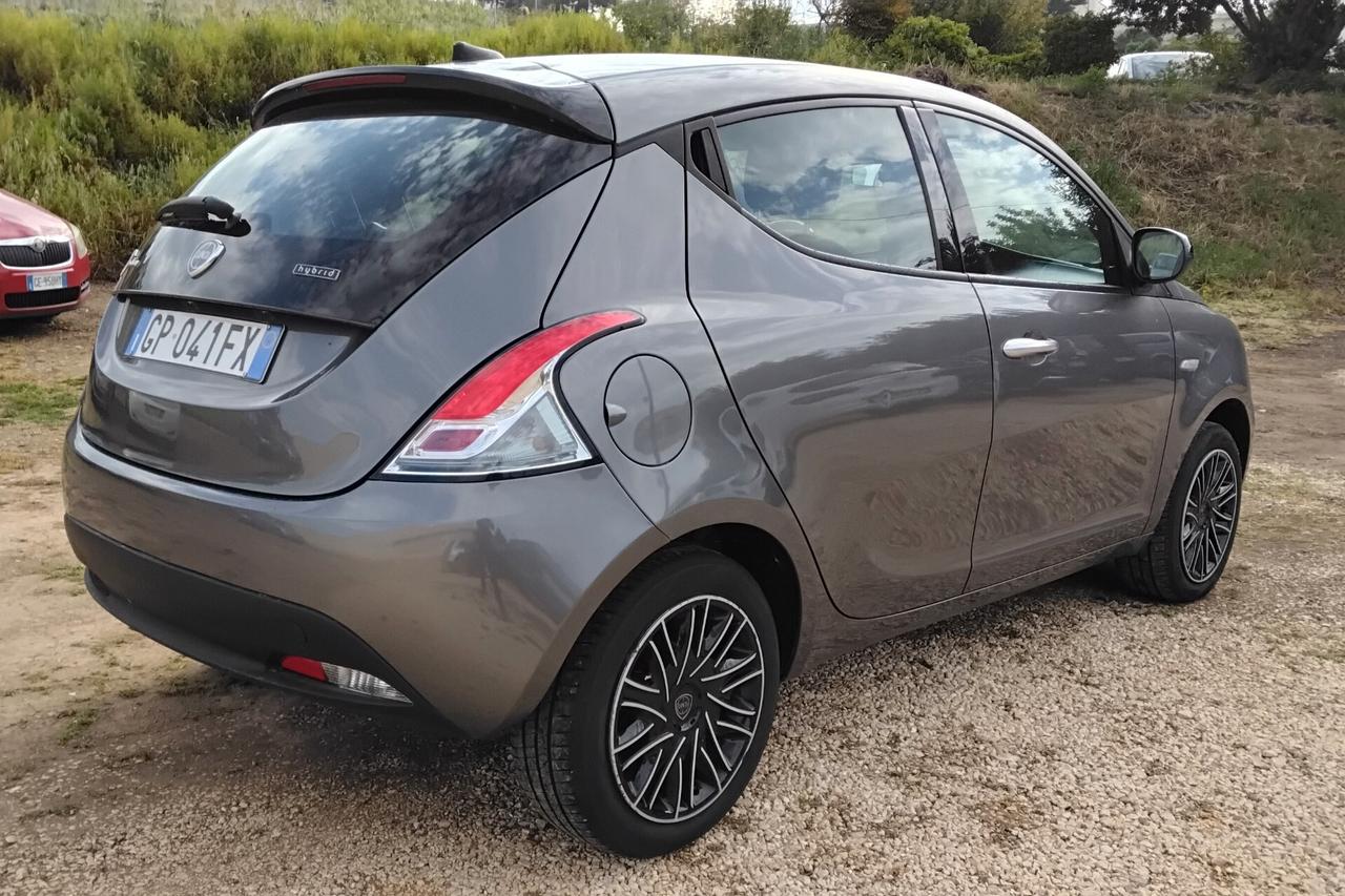 Lancia Ypsilon 1.0 FireFly 5 porte S&S Hybrid UnYca