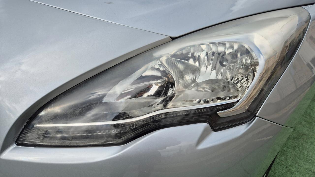 Peugeot 3008 1.6 HDi 115CV Active