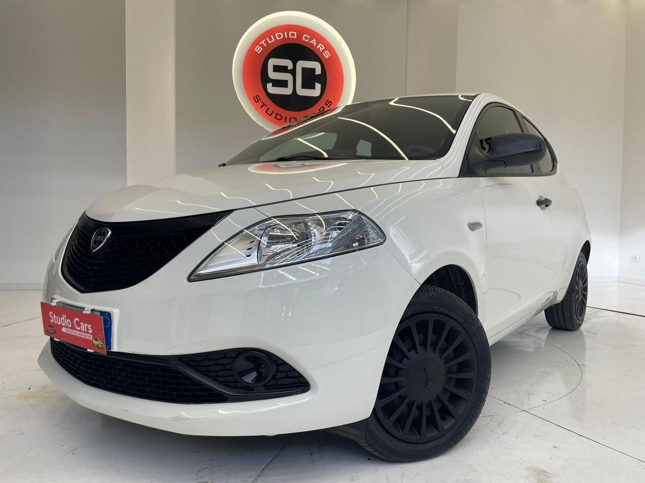 Lancia Ypsilon 1.0 FireFly Hybrid Ecochic Gold