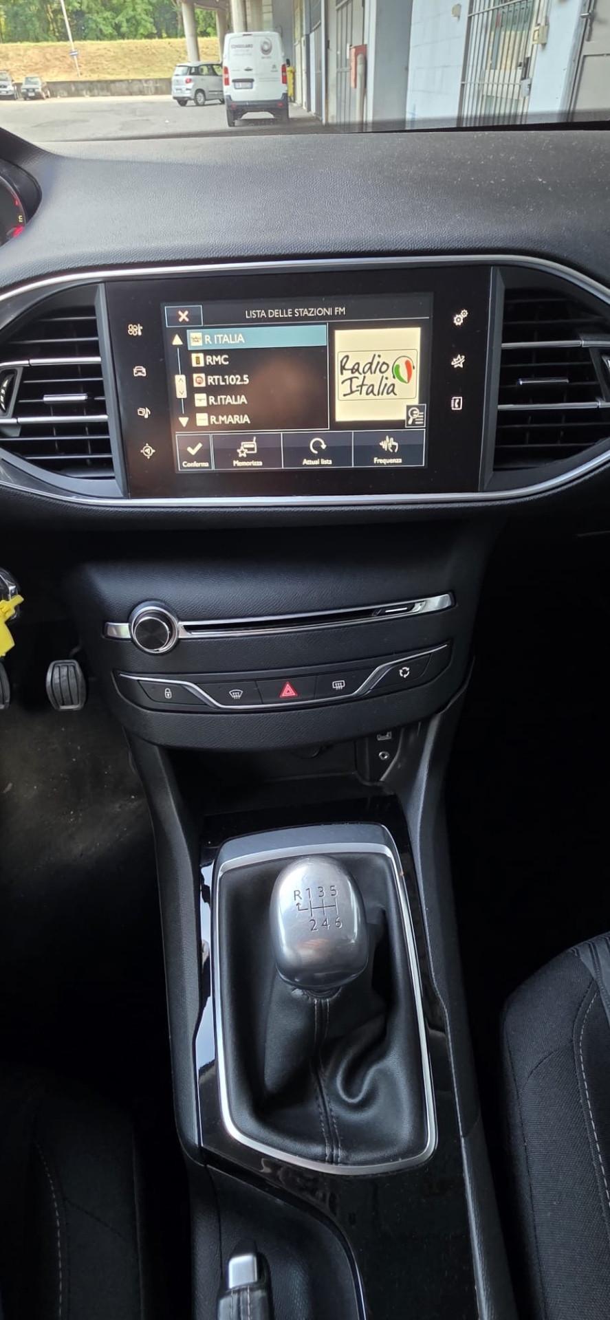 Peugeot 308 BlueHDi 120 S&S SW Business
