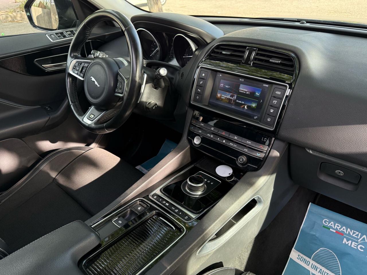 Jaguar F-Pace 2.0 R-Sport AWD 180 HP