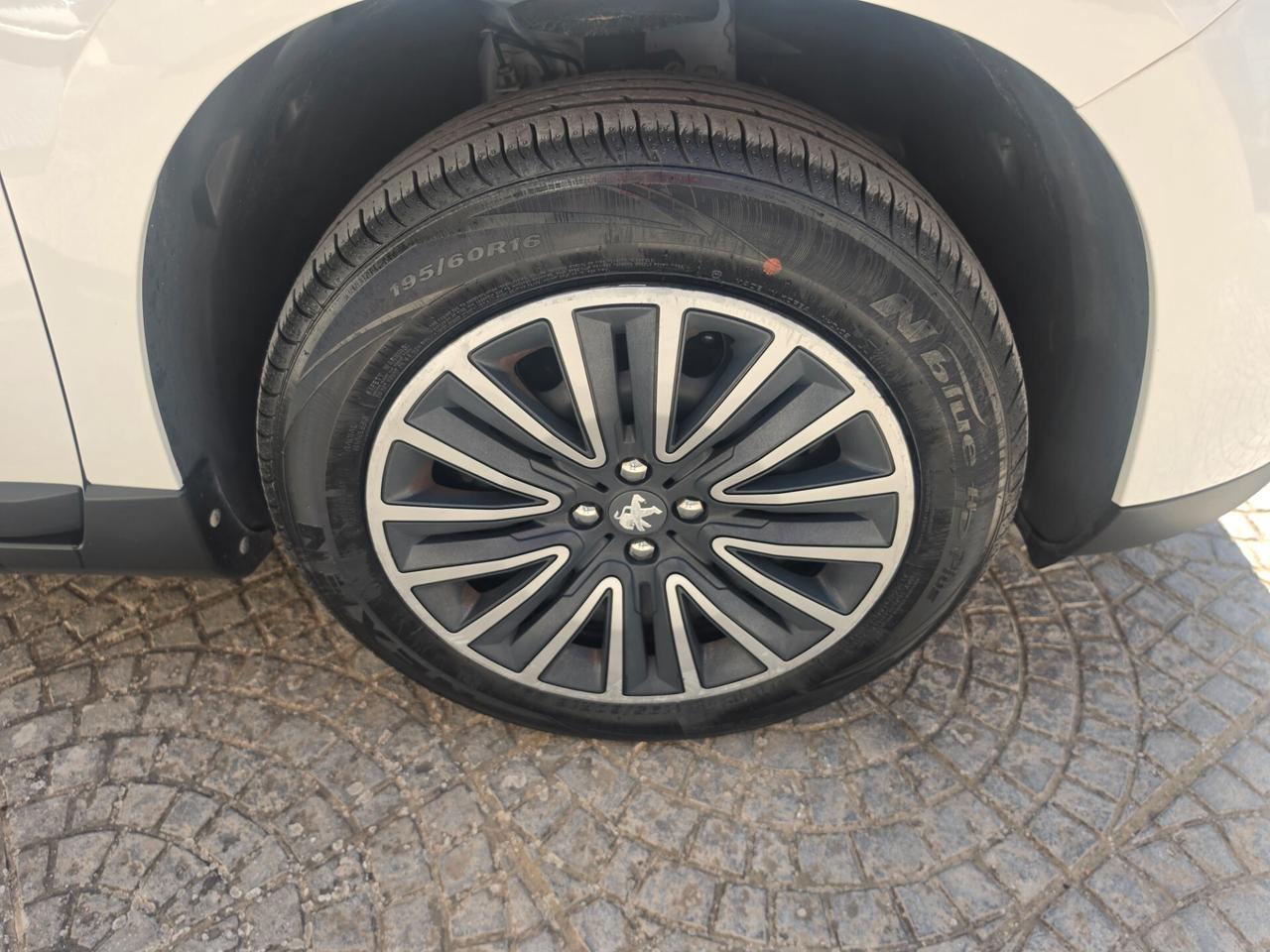 Peugeot 2008 BlueHDi 100 Active