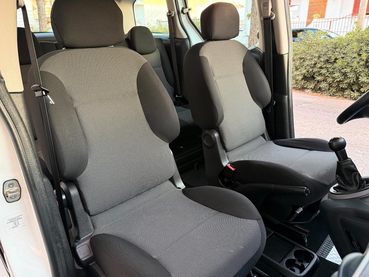 Peugeot Partner Tepee BlueHDi 5POSTI AUTOCARRO N1