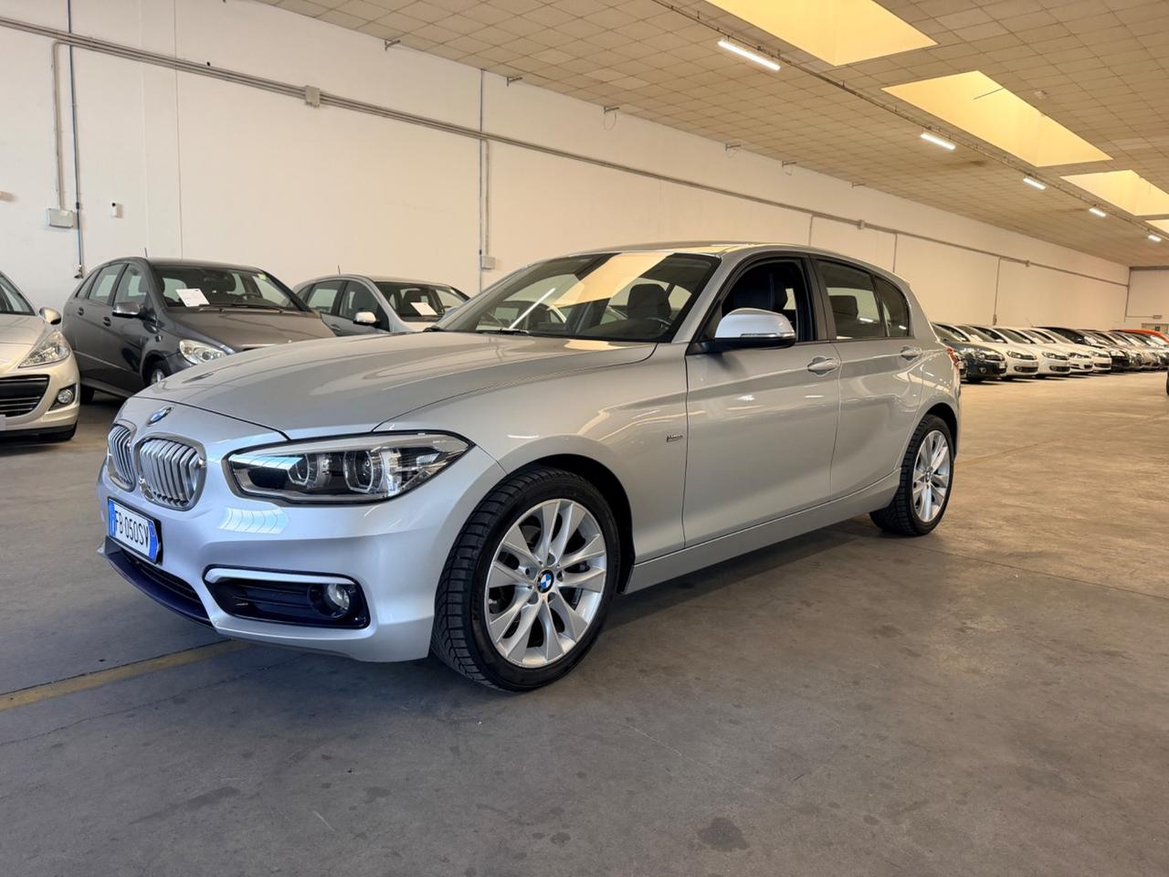 Bmw 116 116d 5p. Urban