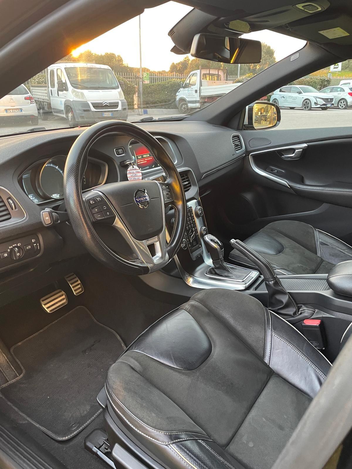 Volvo V40 D3 Geartronic R-design Momentum