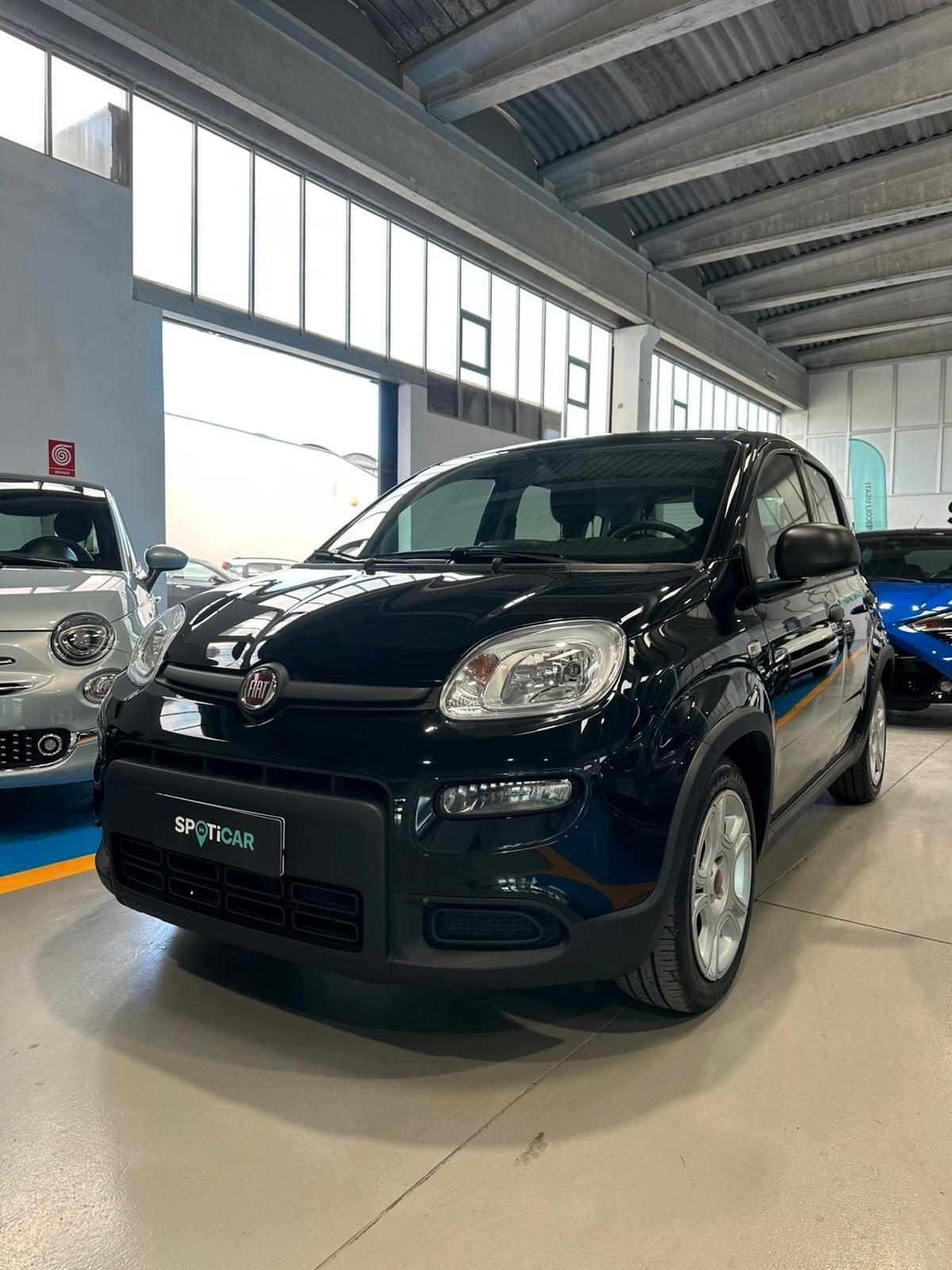 Fiat Panda 1.0 Hybrid 2024 km aziendale full optional