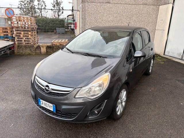 Opel Corsa 1.2 85CV 5 porte GPL Cosmo neo patentati