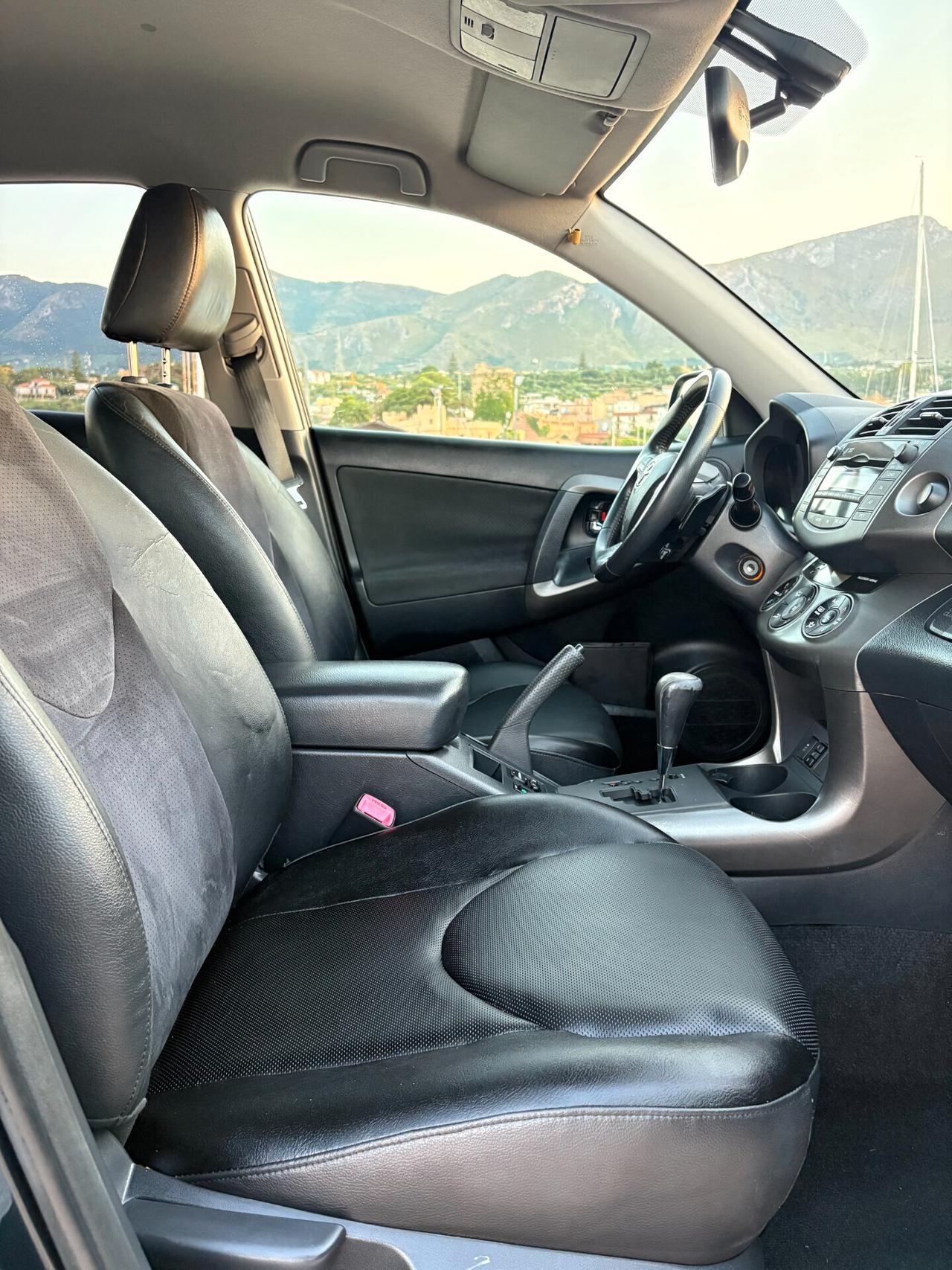Toyota RAV 4 RAV4 2.2 D-4D 150 CV Lounge
