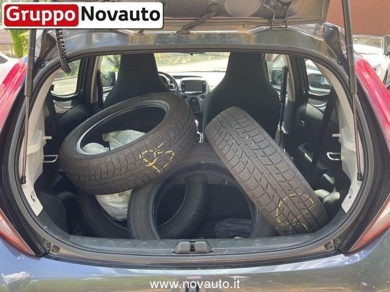 Toyota Aygo Aygo Connect 1.0 VVT-i 72 CV 5 porte x-play