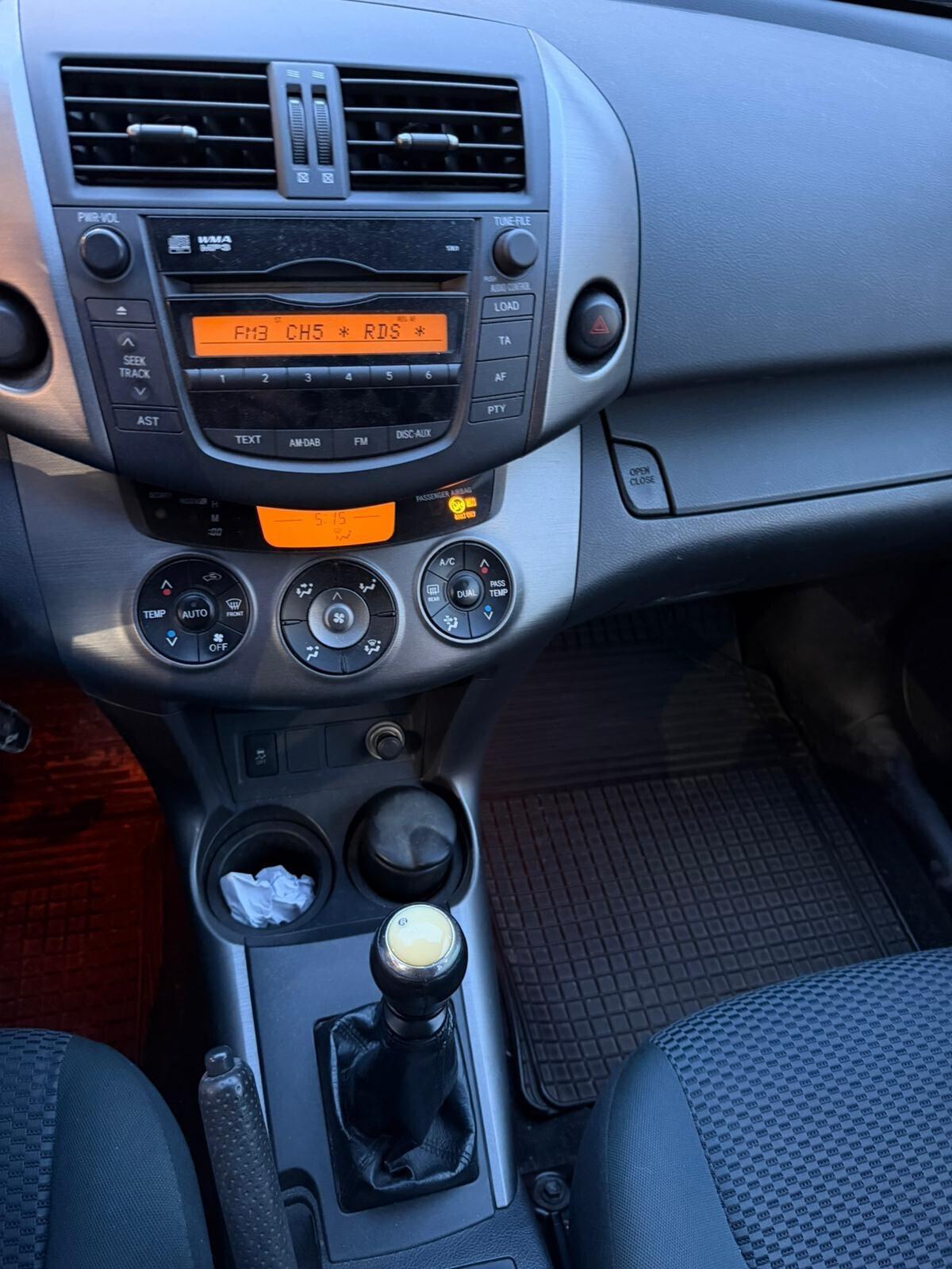 Toyota RAV 4 RAV4 2.2 D-4D 150 CV Lounge