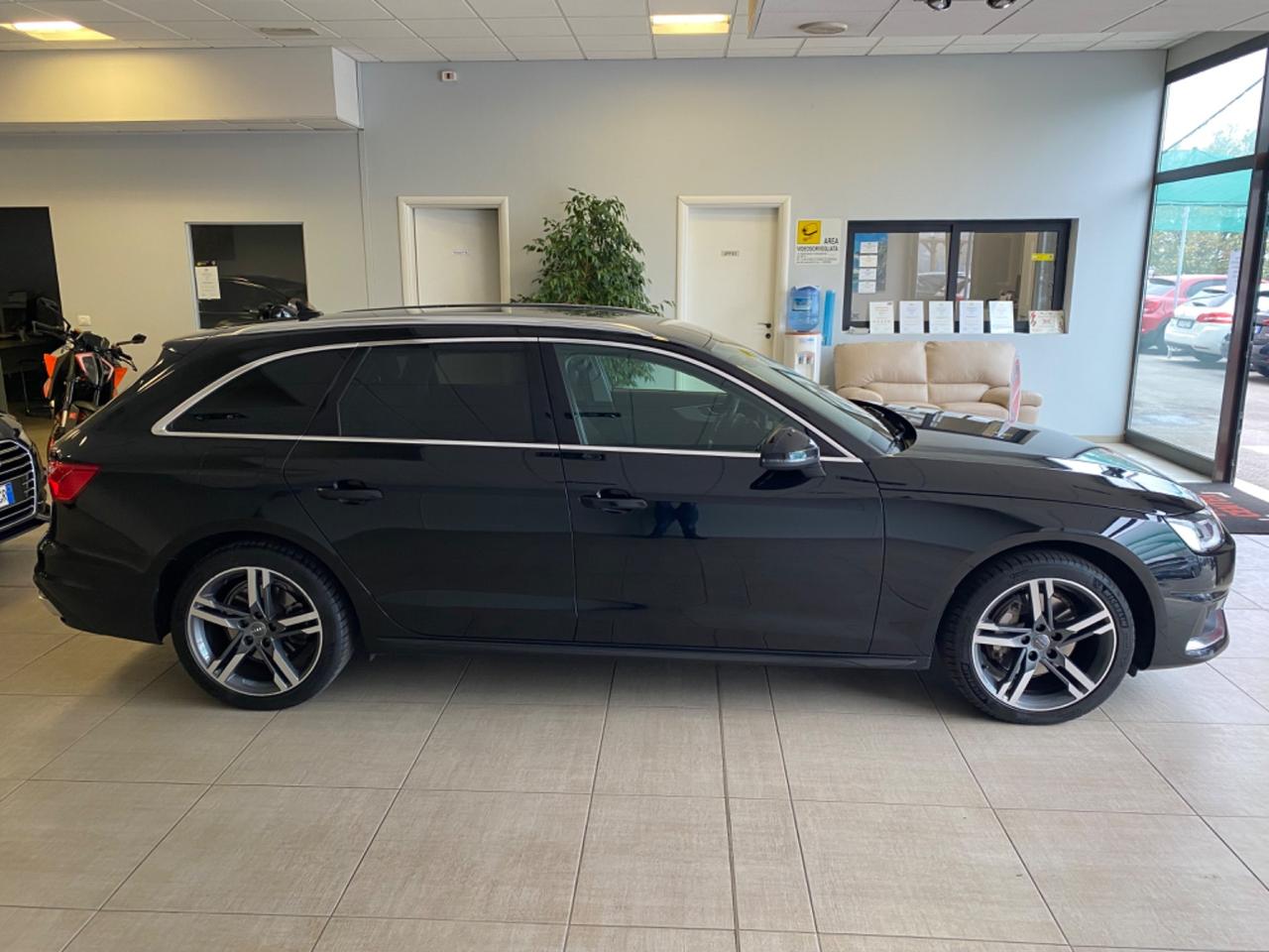 Audi A4 Avant 40 TDI quattro S tronic Business Advanced