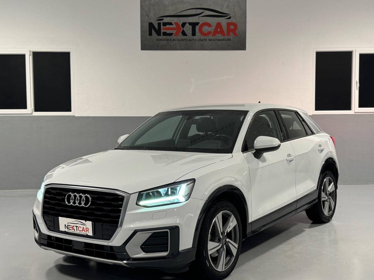 Audi Q2 30 TDI S tronic Business NAVI !