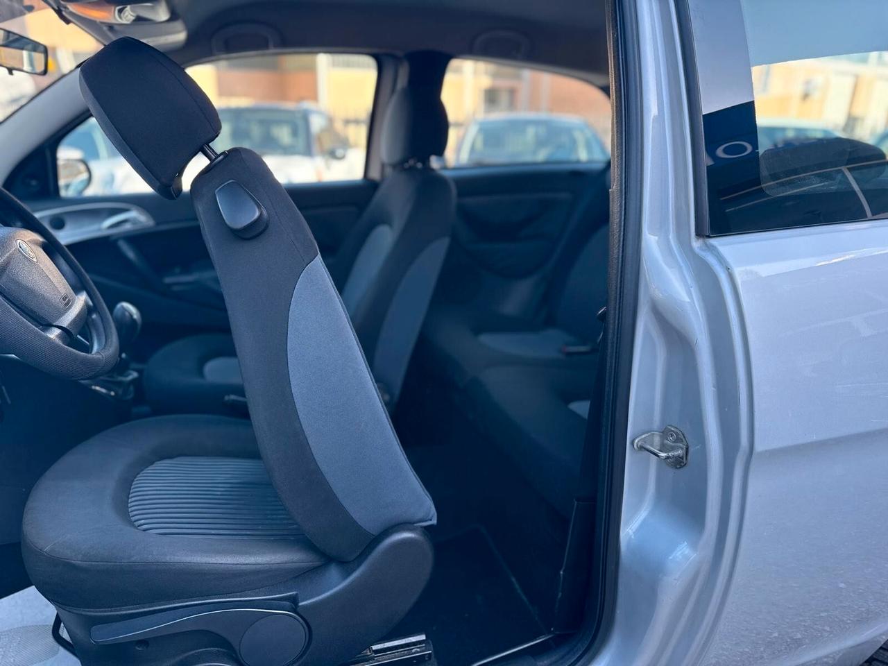 Lancia Ypsilon 1.3 MJT 75 CV Argento