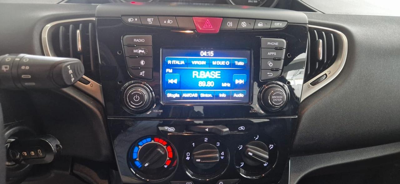 Lancia Ypsilon 1.2 69 CV 5 porte S&S Gold