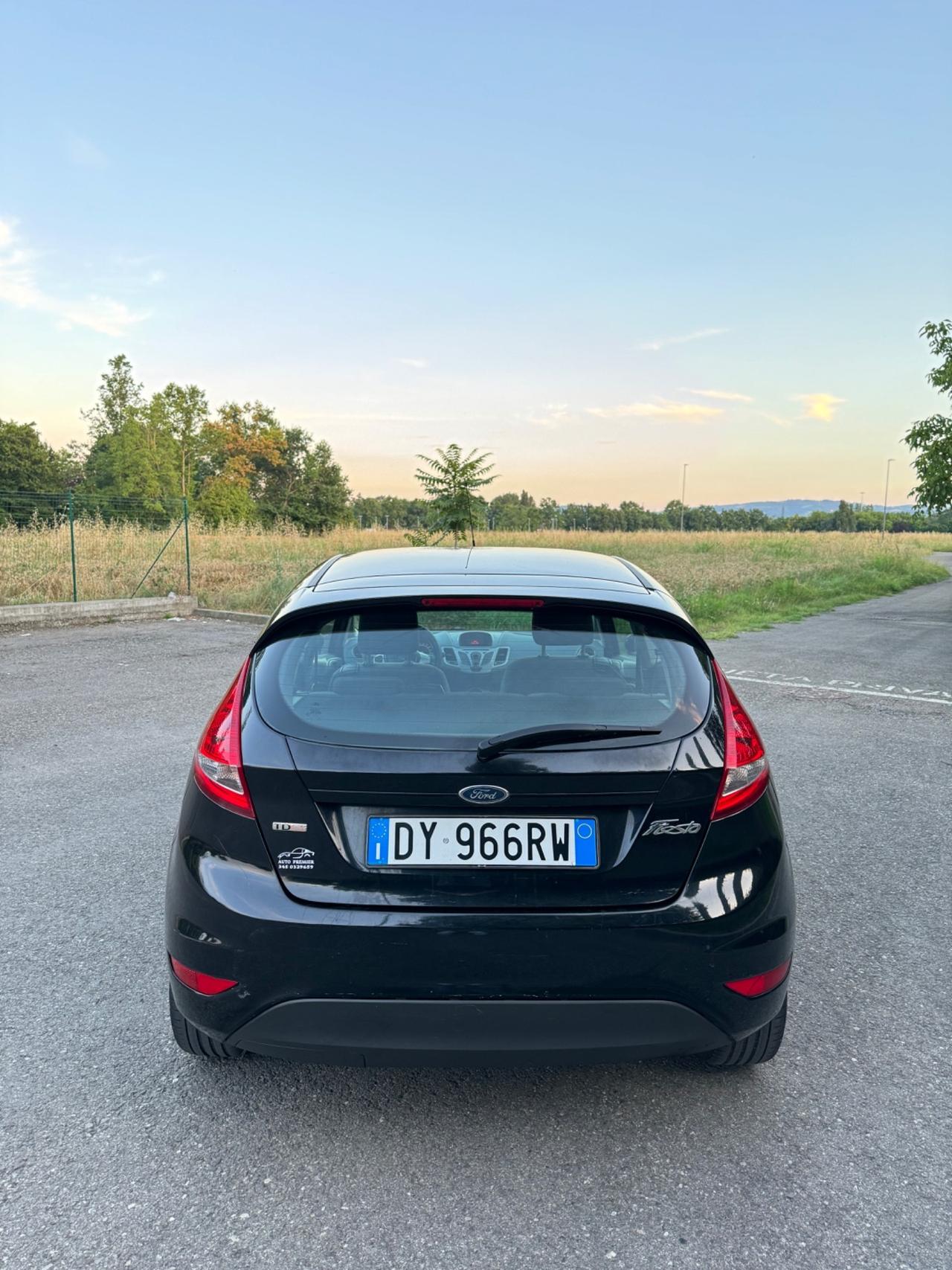 Ford Fiesta 1.4 TDCi 68CV 3 porte si neopatentati