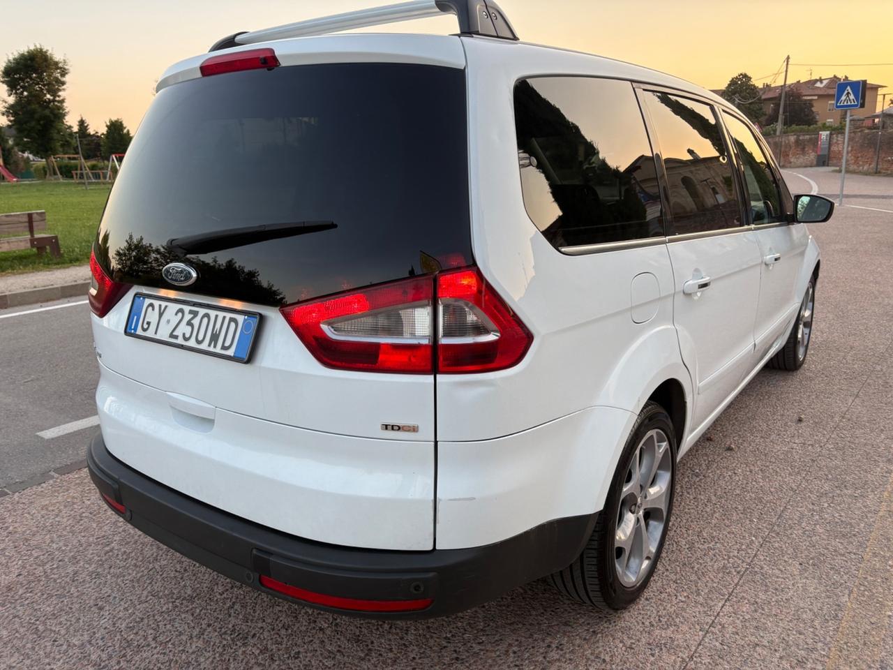 Ford Galaxy galaxi 2.0 tdci 7 posti tetto pelle pronta al uso