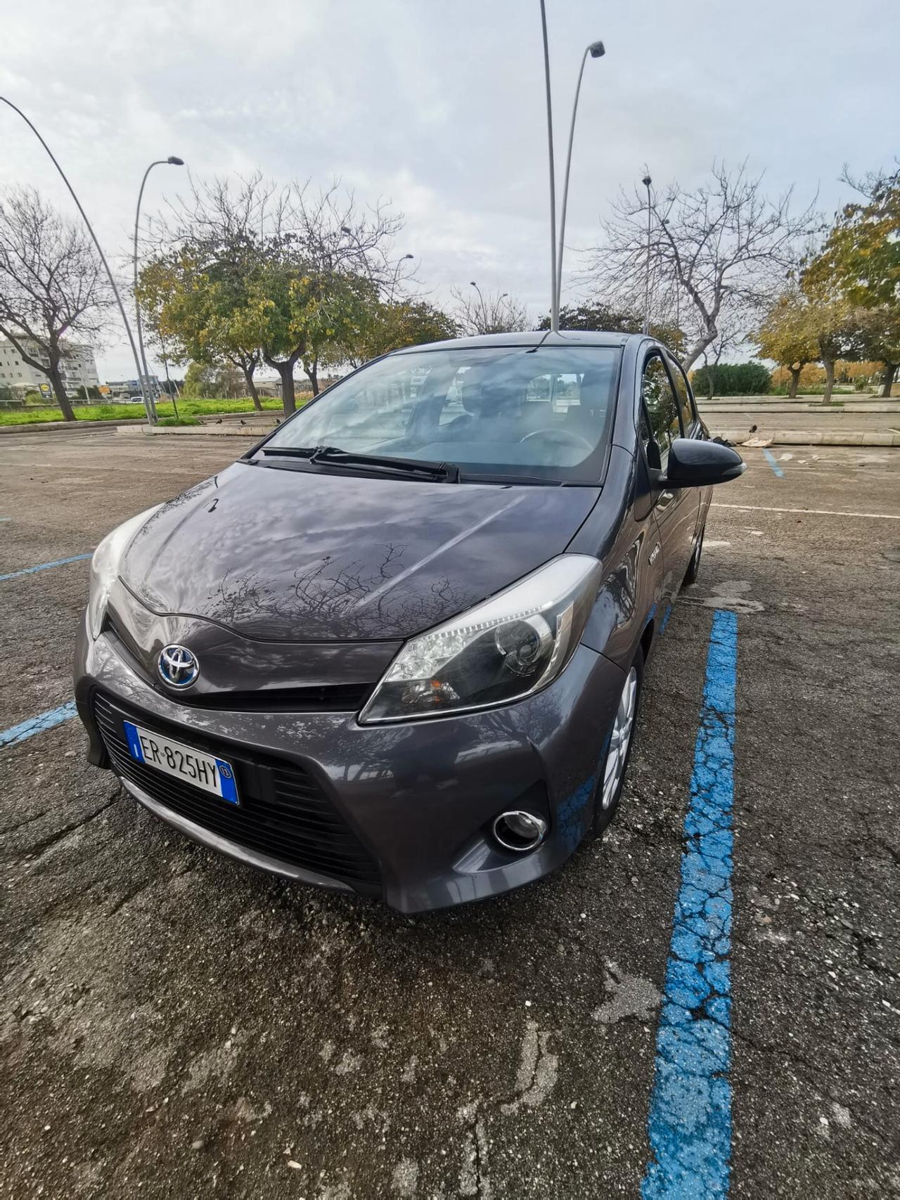 Toyota Yaris 1.5 Hybrid 5P. Lounge 2013