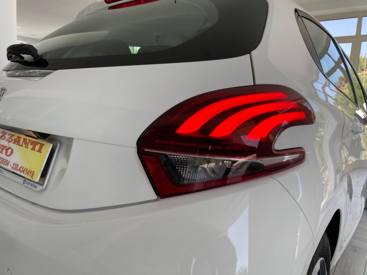 Peugeot 208 PureTech 5P ALLURE NAVI/FULL LED2020