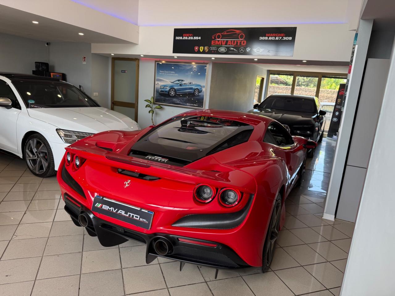 Ferrari F8 Tributo iva esposta tagliandata casa Madre