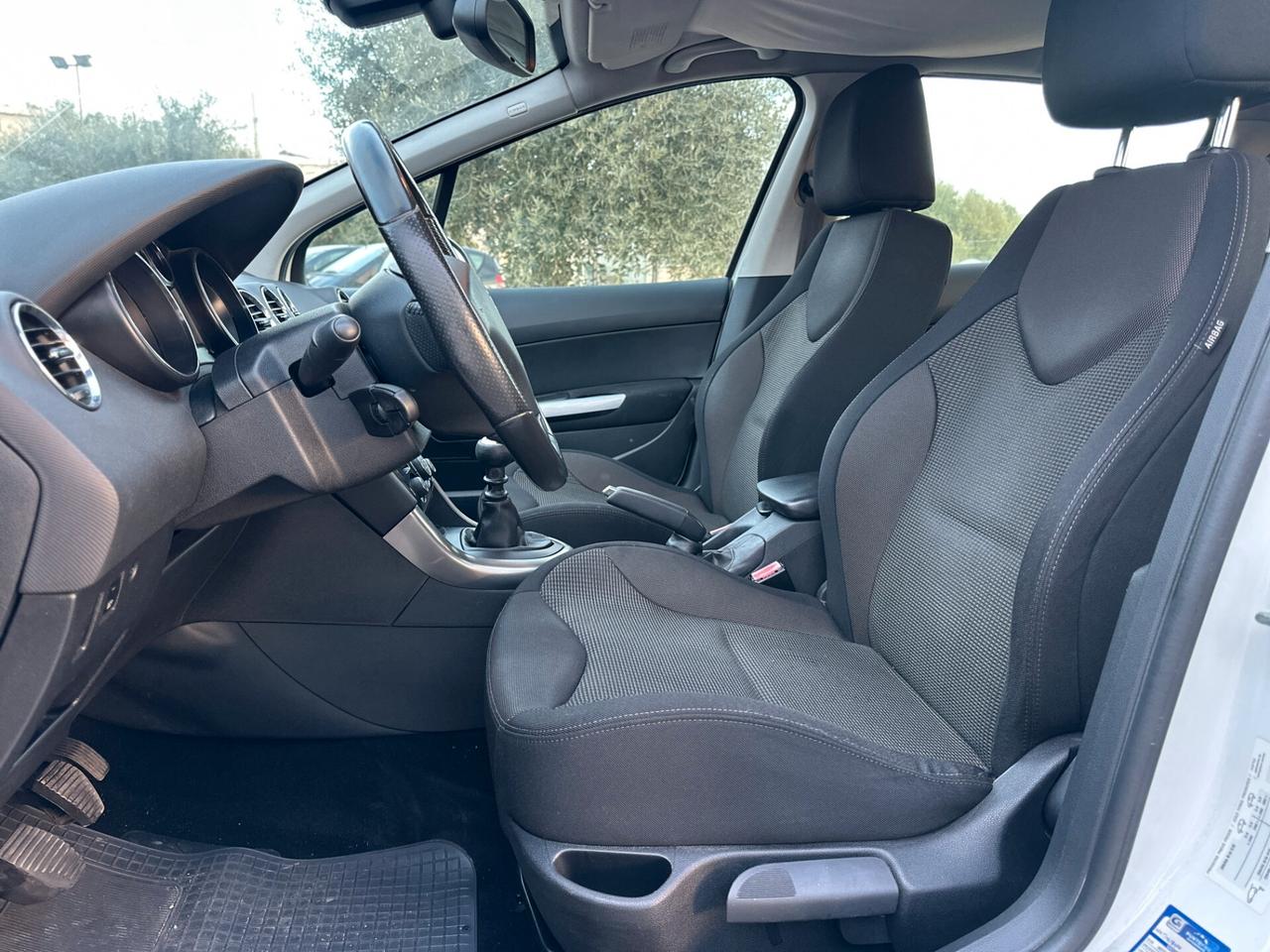 Peugeot 308 1.6 8V e-HDi 115CV Stop&Start 5p. Access