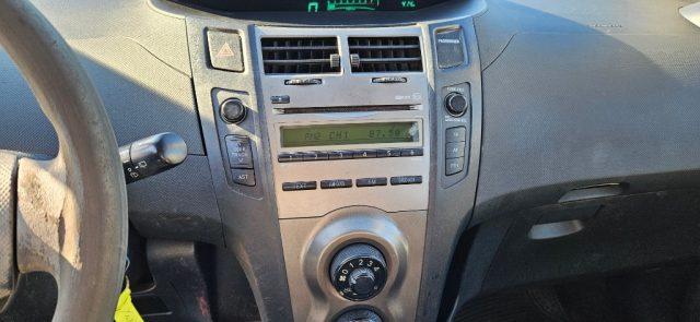 TOYOTA Yaris 1.0 5 porte Sol