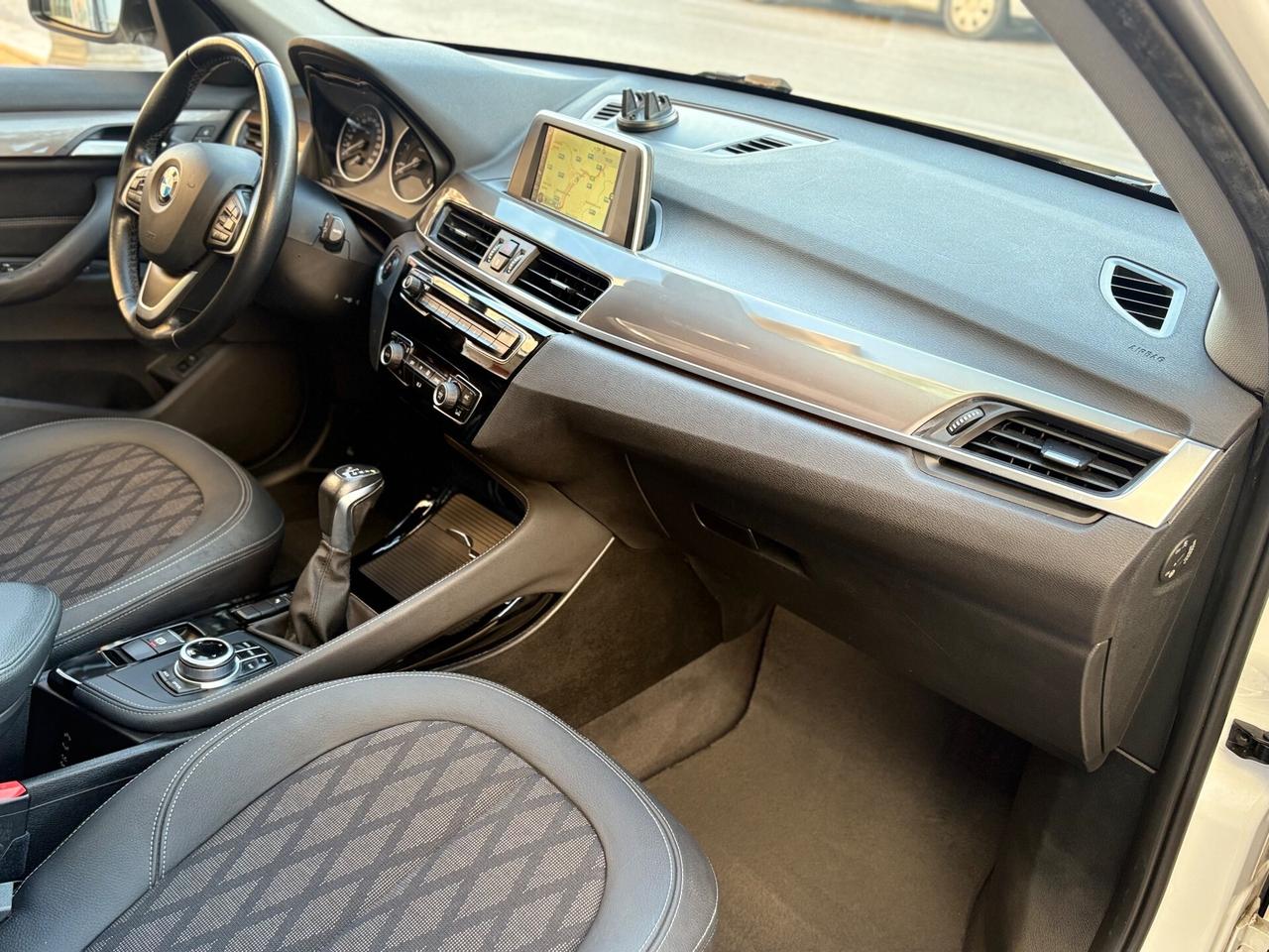 BMW X1 SDrive20d xLine FULL/LED/NAV/TETTO