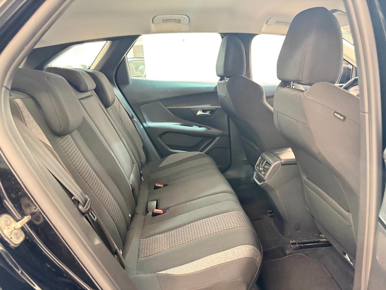 Peugeot 3008 BlueHDi 130 S&S Allure