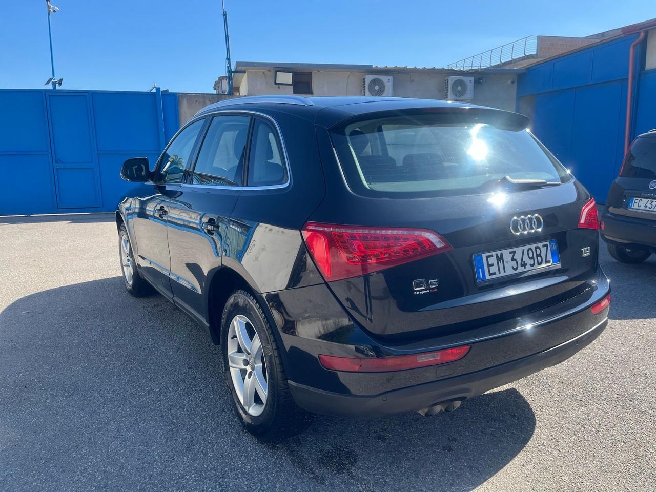 Audi Q5-2.0 tdi/170 cv-s.tronic-4X4-2012