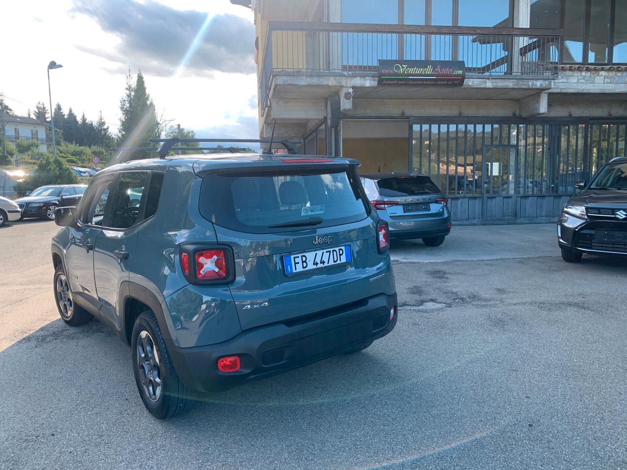 Jeep Renegade 4x4-manuale-unico proprietario-neo patentati- tdi-molto bella-tagliandata-del 2015