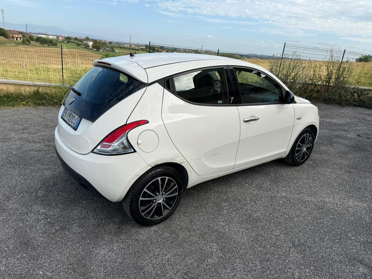 Lancia Ypsilon 1.2 69 CV Unyca