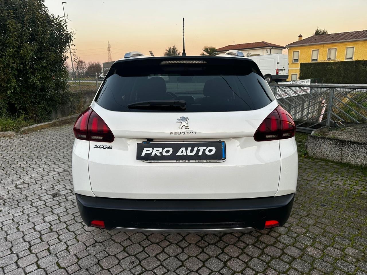 Peugeot 2008 BlueHDi 100 S&S Black Matt