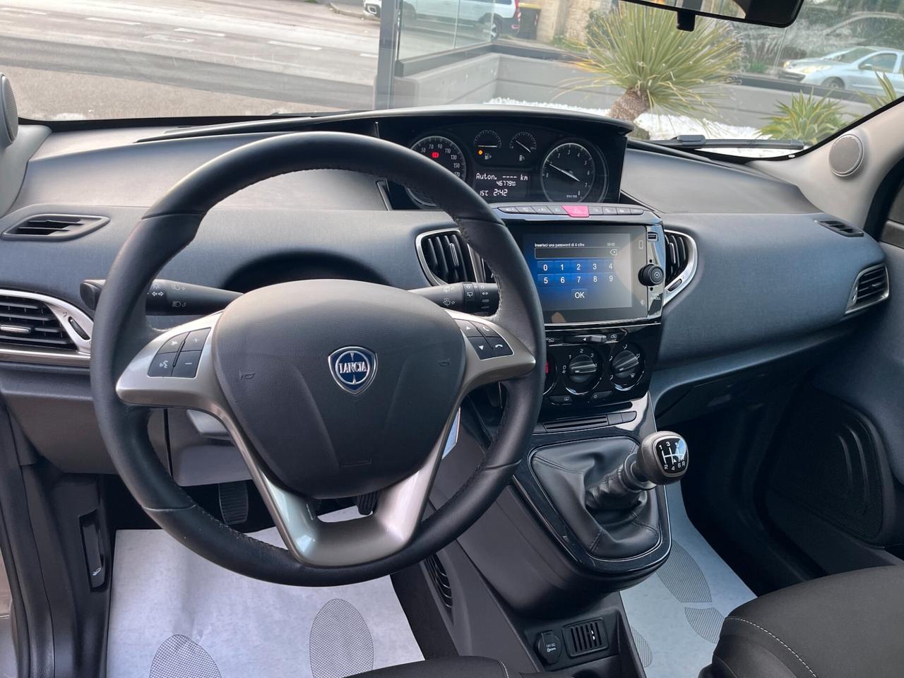 Lancia Ypsilon 1.0 FireFly 5 porte S&S Hybrid Gold