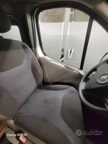 Opel vivaro 9 posti