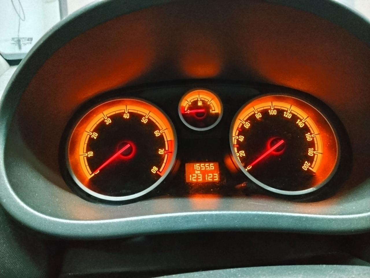 Opel Corsa 1.2 benzina 2011 CON GARANZIA