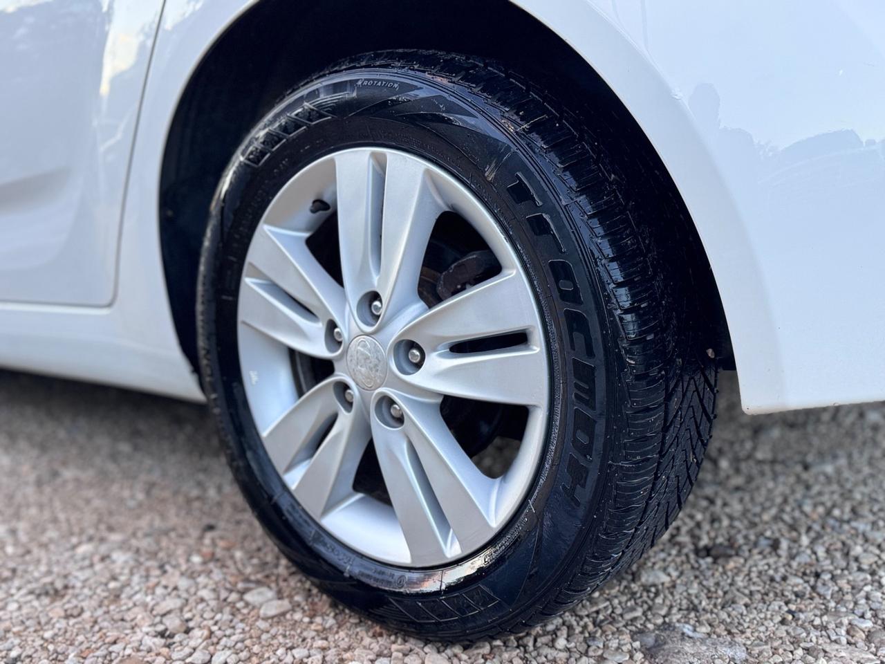 Hyundai iX20 1.4 90CV BENZINA NEOPATENTATI 2011