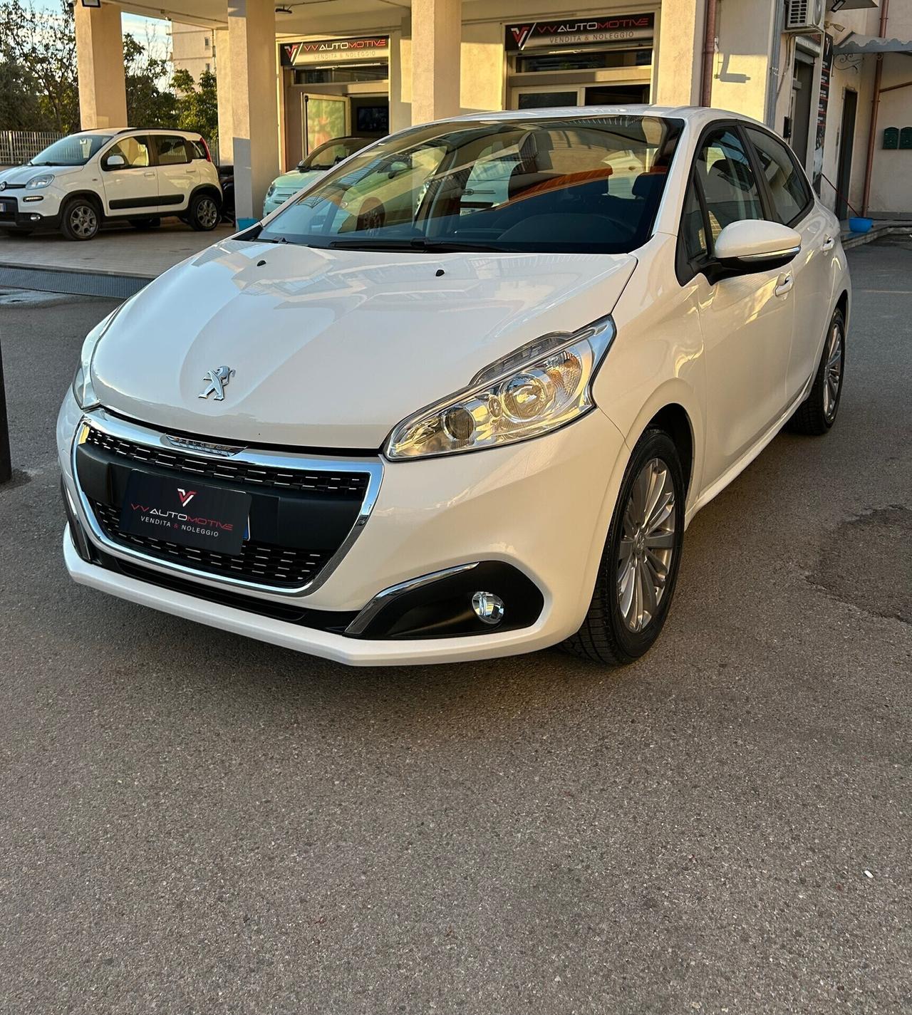 Peugeot 208 PureTech 82 5 porte Allure